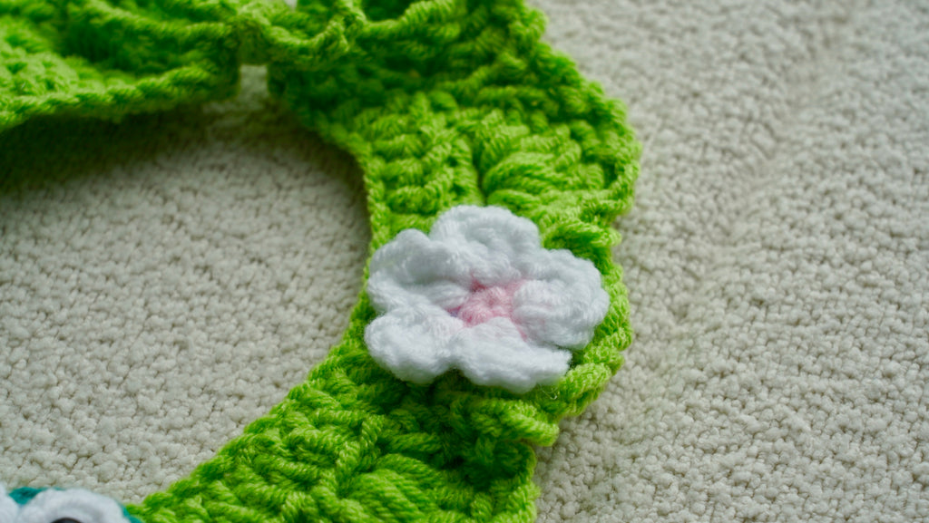 Handmade Crochet Frog & Flower Pet Collar ✨